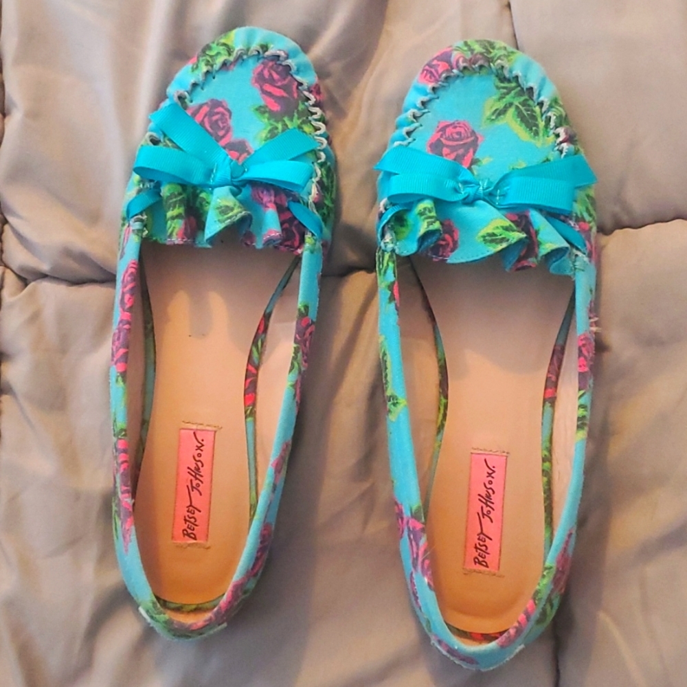 Betsey Johnson Turquoise Flats